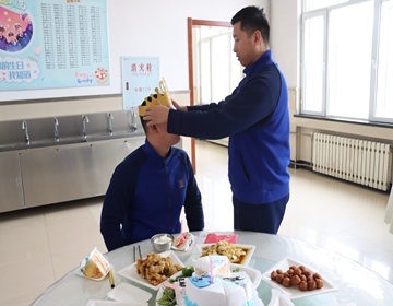 4戴寿星帽.JPG