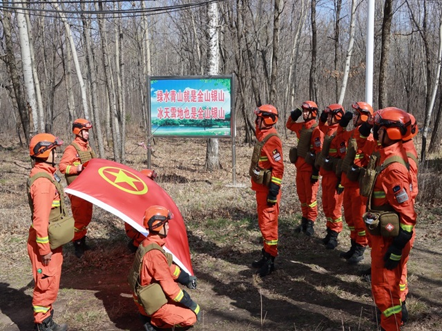 1重温入团誓词.JPG