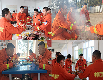 4共同举杯.JPG