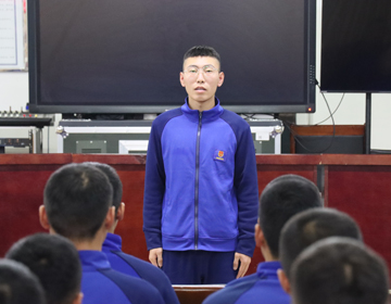 3新闻点评.JPG